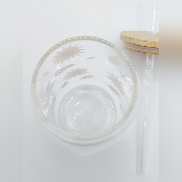 Fall Harvest Pumpkin and Sunflower 16oz Glass with Lid and Glass Straw - Picture 8 of 9